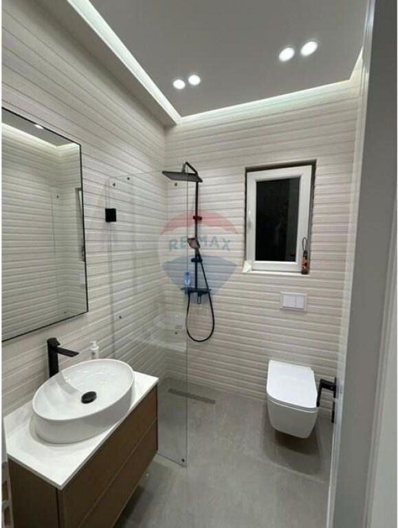 Apartament - Për Qira - Kopshti Botanik, Tiranë