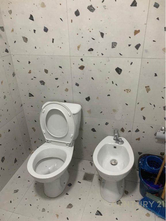 Apartament 1+1 per qira te 5 Maji totalisht i mobiluar.