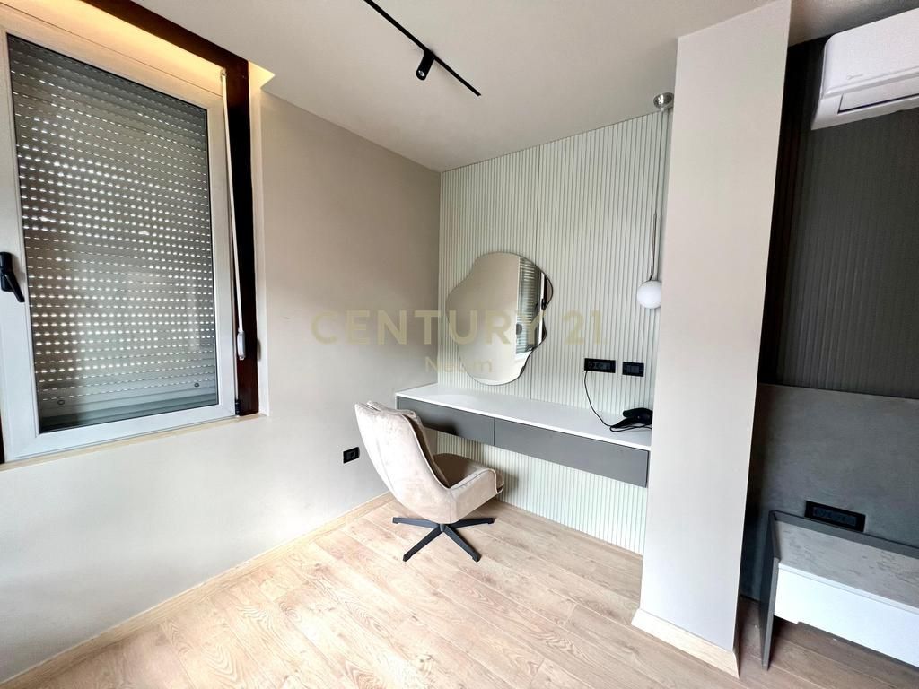 Rent, Kodra e Diellit, Modern Apartment 3+1+2 with Parking Spot