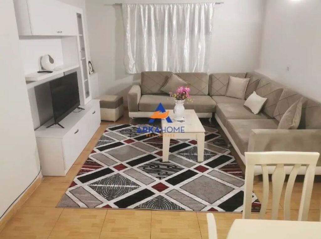 JEPET APARTAMENT ME QERA 1+1+BALLKON "PRANE BULEVARDIT ZOGU I 1" 60000 LEKE