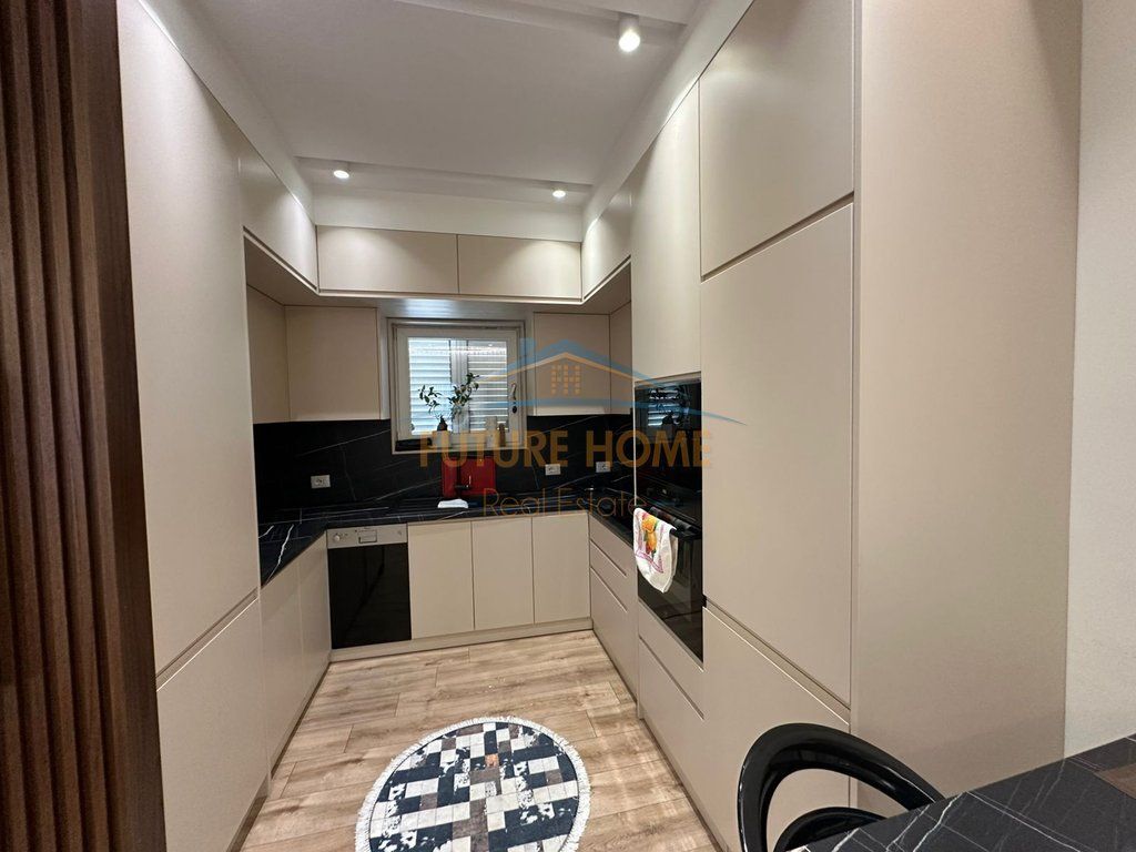Qera, Apartament 2+1+2+Post Parkimi,Rruga Bardhyl, Tiranë.