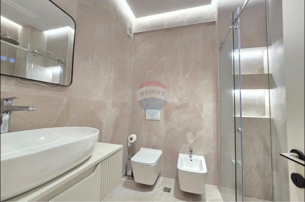 Appartamento in vendita 2+1+2+ parcheggio al Lago Secco