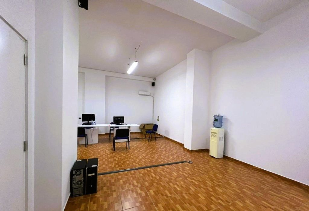 Office for rent behind the gold villa!
