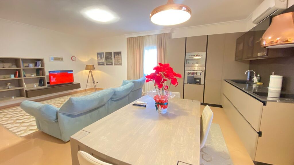 Villa in vendita a Brryli, Tirana