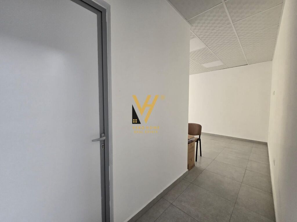 BUSINESS BUILDING FOR RENT 1,340 M2 ON KAVAJA STREET 15,000 EURO