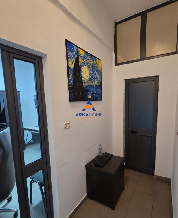 UFFICIO IN AFFITTO 24M2 " VIAL BAJRAM CURR " 50.000 LEKE