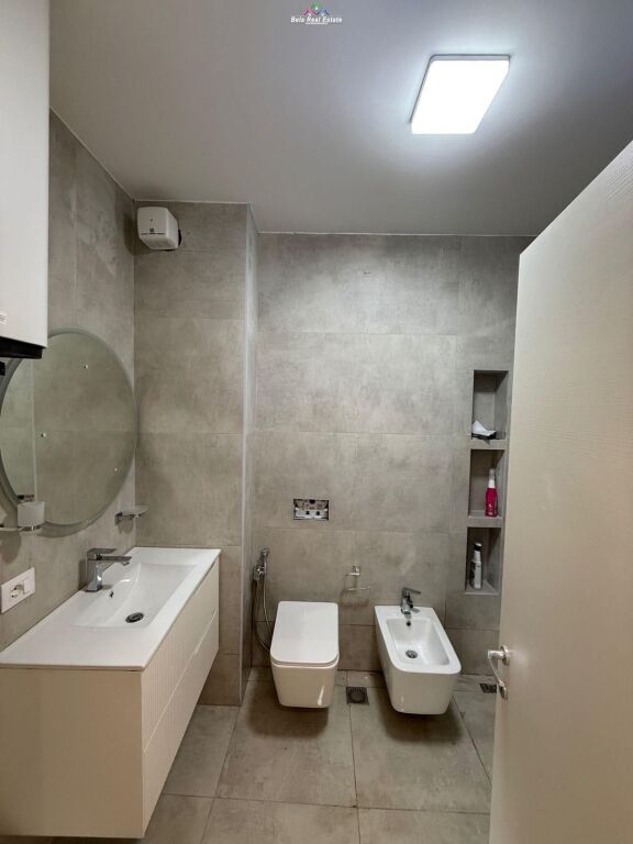 Zyre Me Qera 3+1 ne Astir (ID BZ2721) Tirane
