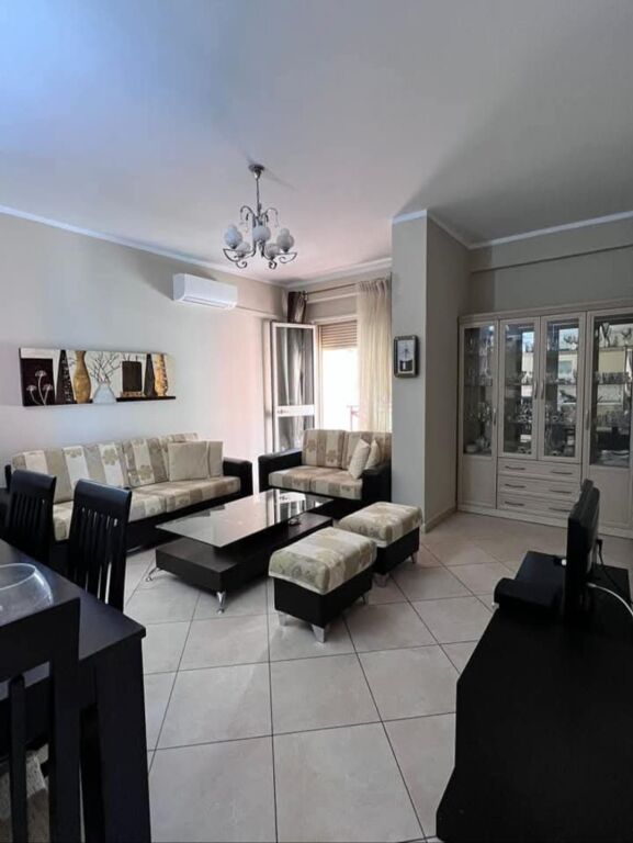 Apartament 1+1, Afer kompleksit Delijorgji!