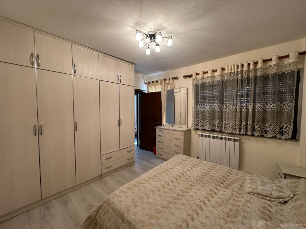 Apartament 2+1 me qira Kthesa e Kamzes