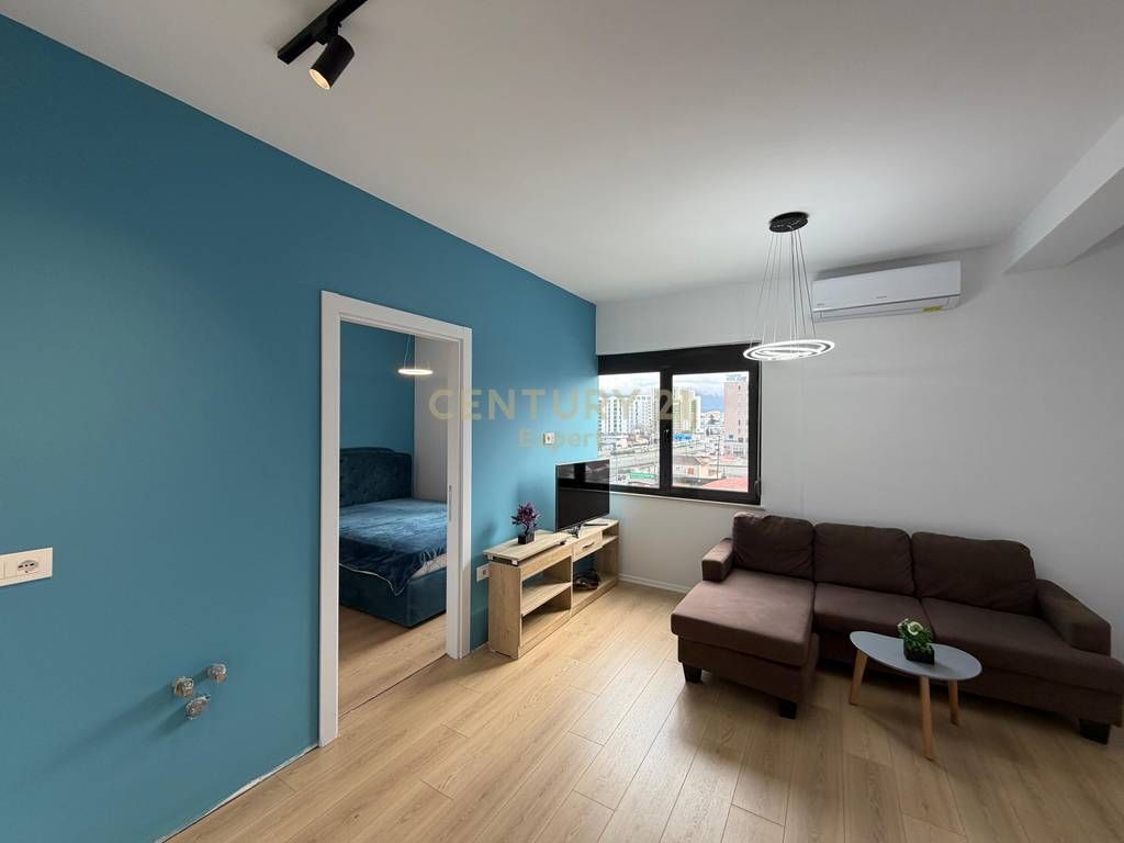 APARTAMENT 1+1 PRANE CASA ITALIA,PER SHITJE!