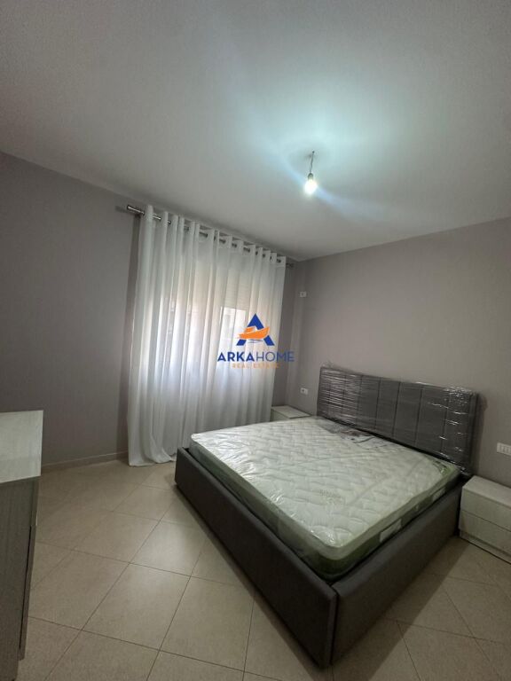 JEPET ME QERA APARTAMENT 3+1+BALLKON "5 MAJ" 1000 EURO