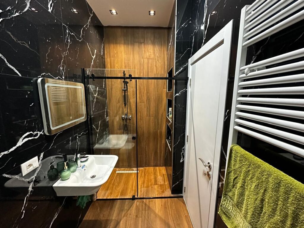 🏡 JEPET ME QIRA APARTAMENT 1+1 TEK KOMPLEKSI “Square 21”