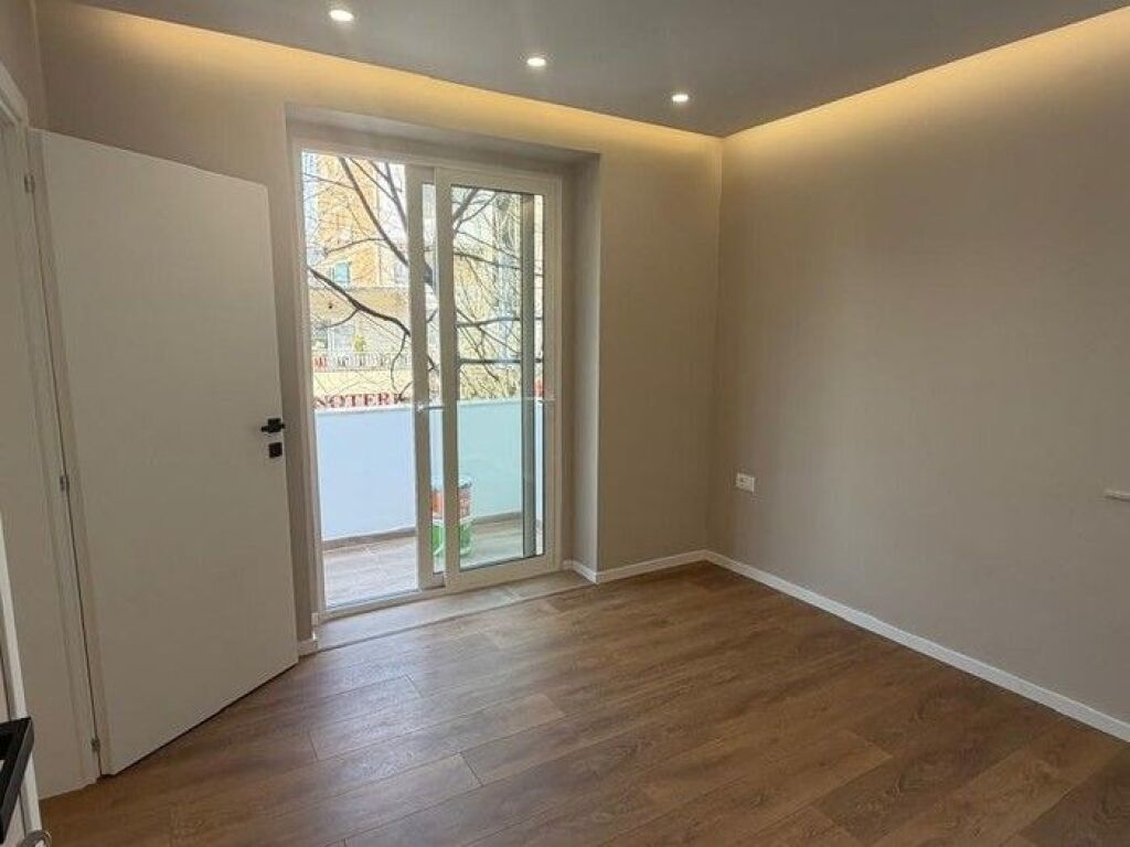 For sale, Apartment 1+1, Mine Peza Street, Tirana