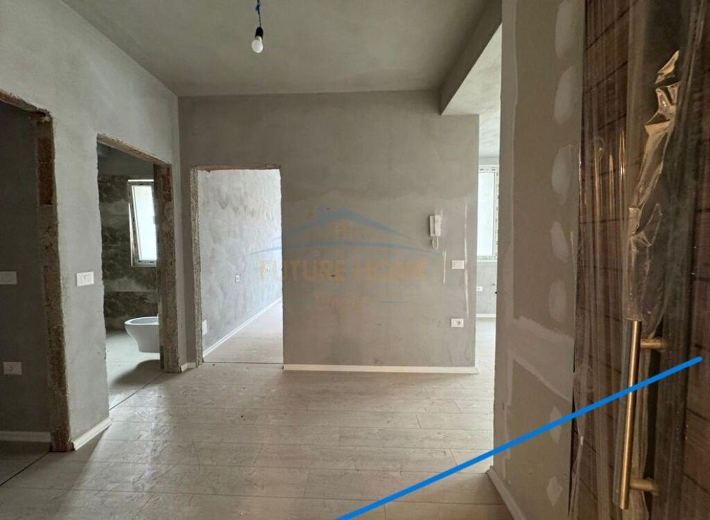 In vendita, Appartamento 2+1+2+Posto Auto, River Residence, Nuovo Anello, Tirana.