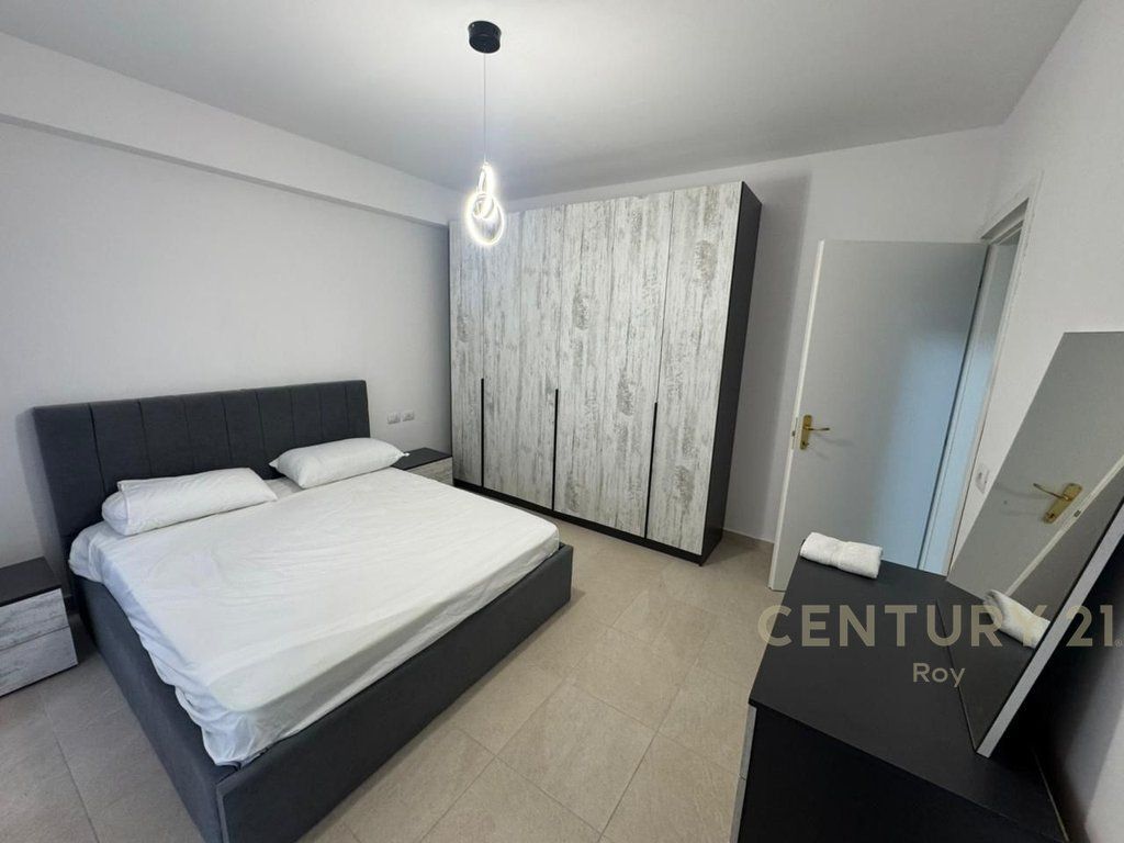 JEPET APARTAMENT ME QERA TEK VILA E ZOGUT !