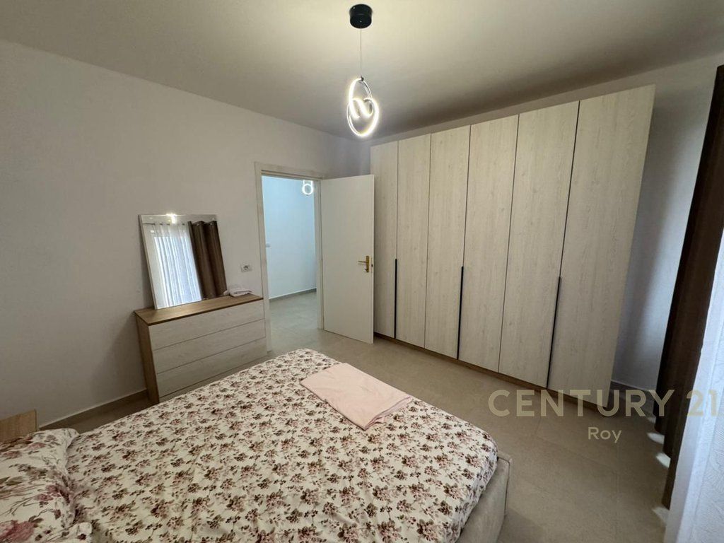 JEPET APARTAMENT ME QERA TEK VILA E ZOGUT !