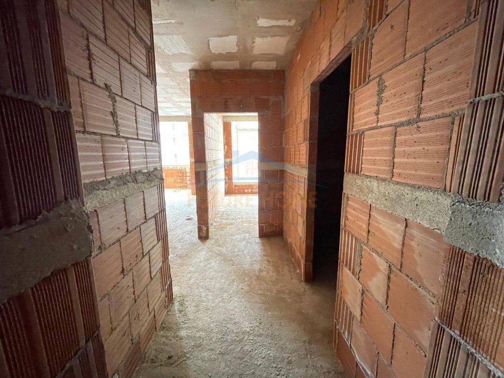 Shitet, Apartament 1+1, Fusha e Aviacionit, Tirane.