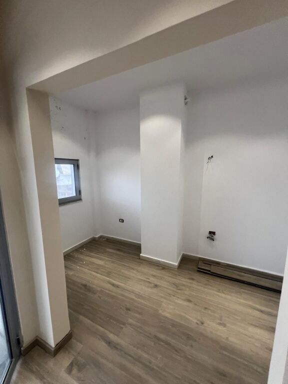 UFFICIO IN AFFITTO 160 M2 NUOVO BAZAR 1.500 EURO
