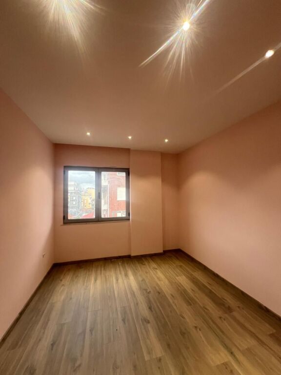 UFFICIO IN AFFITTO 160 M2 NUOVO BAZAR 1.500 EURO