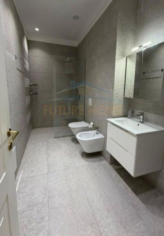 Affitto, Appartamento 1+1+Posto auto, vicino Air Albania, Tirana..