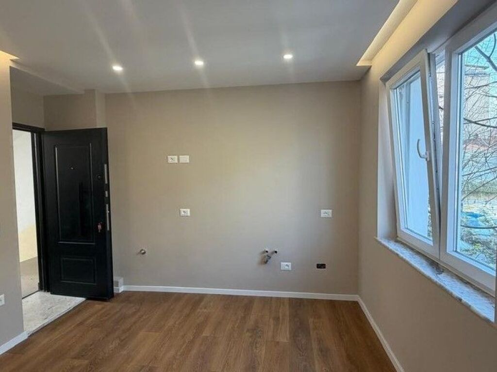 For sale, Apartment 1+1, Mine Peza Street, Tirana