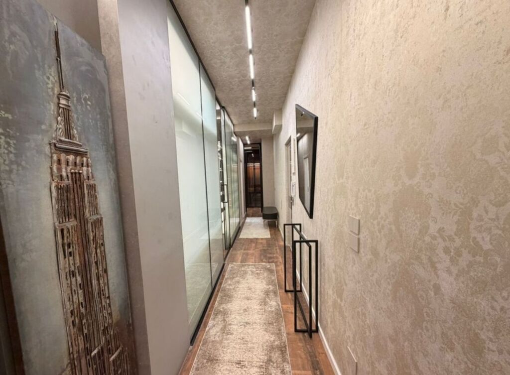 Shitet apartament 2+1+2