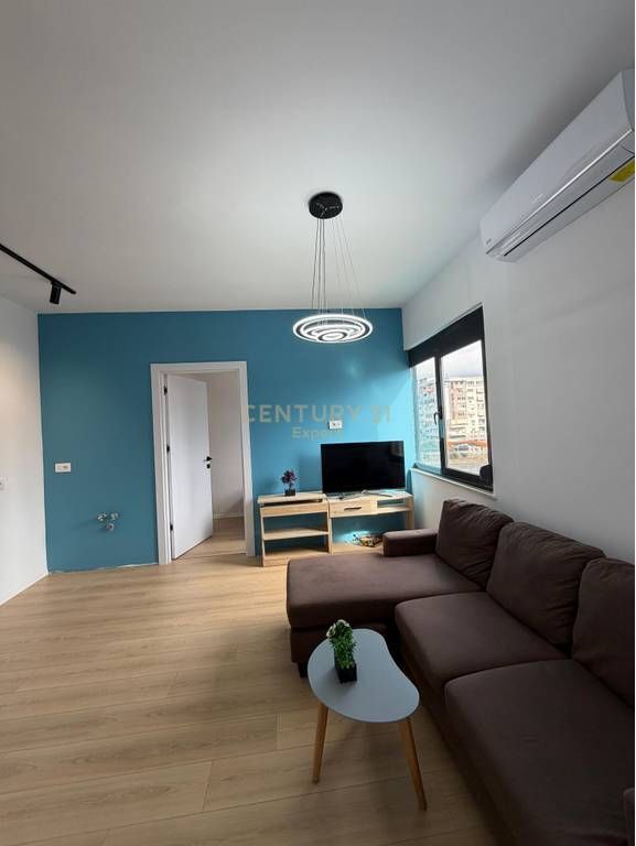 APARTAMENT 1+1 PRANE CASA ITALIA,PER SHITJE!
