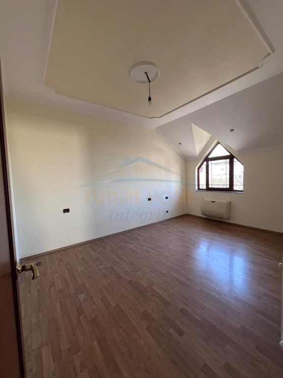 Qera, Duplex për Zyra, Blloku, Tiranë.