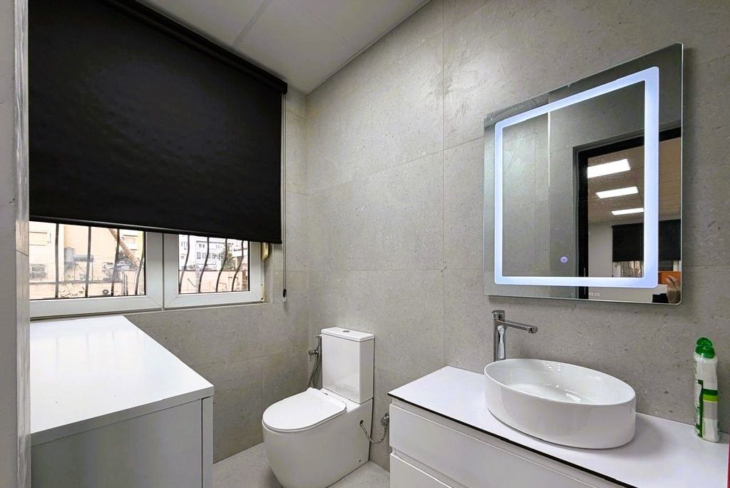 PERBALLE TOPTANIT, ZYRE OPEN SPACE PER QIRA!