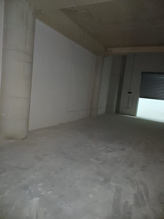 MAGAZINE ME QERA 157 M2 BULEVARDI I RI 100.000 LEKE