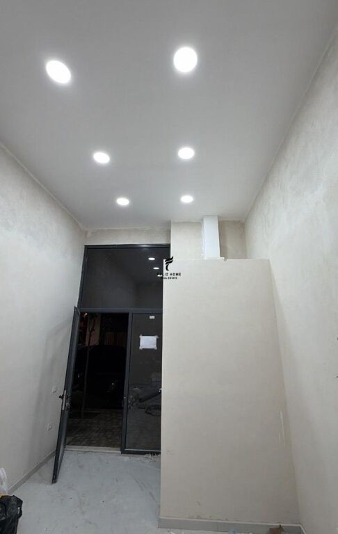 SHOP FOR RENT 20 M2 TRAIN STATION 50,000 LEKE
