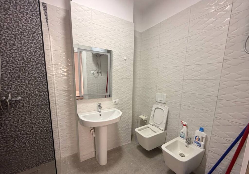 Jepet me qera apartament 2+1+2