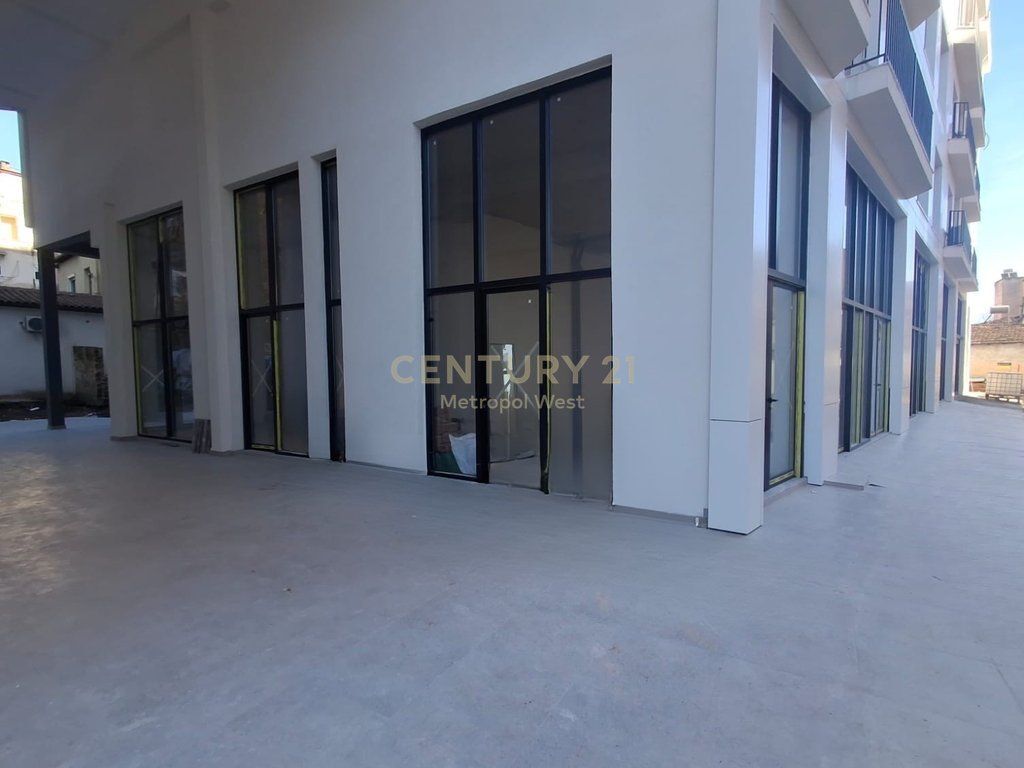 Commercial Space for Rent – Duplex Option – near Bardhyl Street