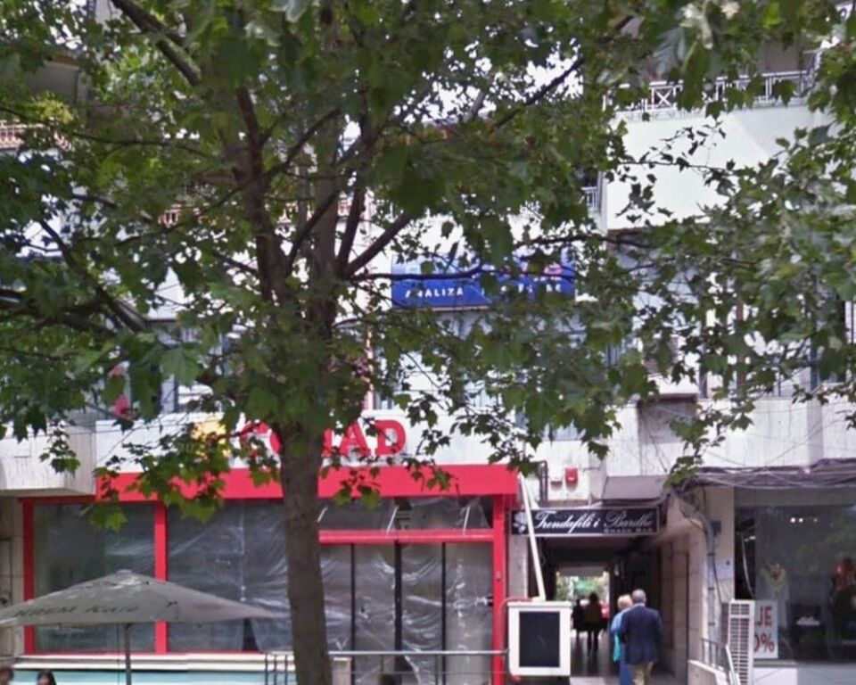Locale commerciale /Affitto📍Ex Esposizione 📌500€