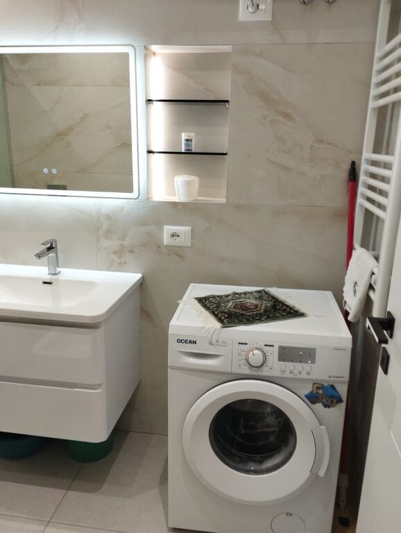 APARTAMENT  ME QERA - RRUGA 5 MAJI, MBRAPA KOMPLEKSIT CONCORD,