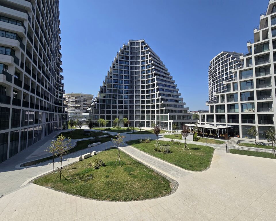 Dyqan open space/Qera📍Lake view residence 📌3000€
