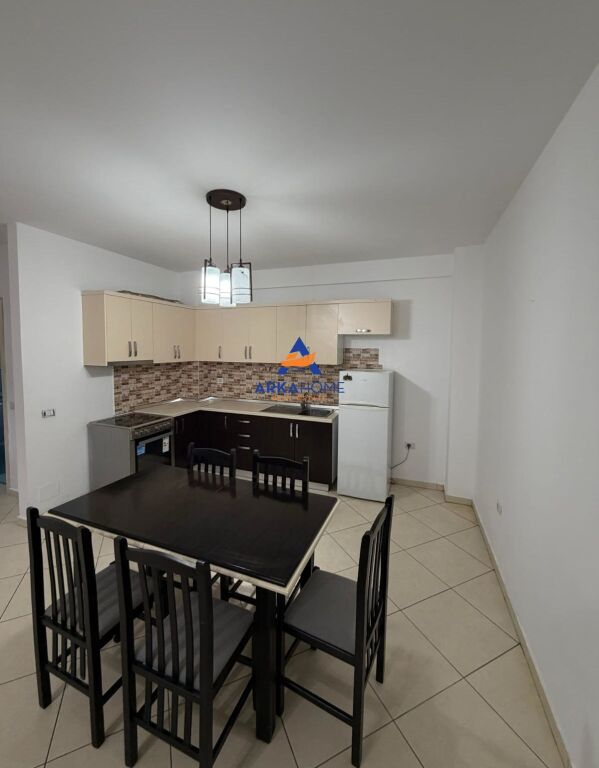 JEPET APARTAMENT ME QERA 2+1+BALLKON "RRUGA SABRI PREVEZA, ASTIR" 50.000 LEKE