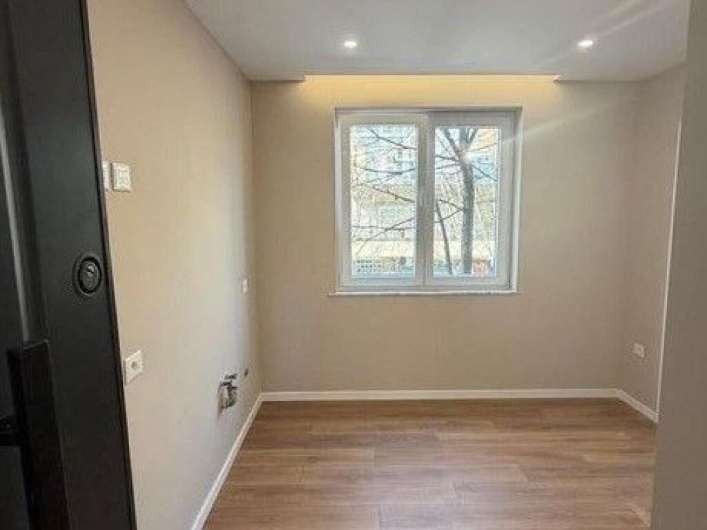 Shitet, Apartament 1+1 , Rruga Mine Peza, Tiranë