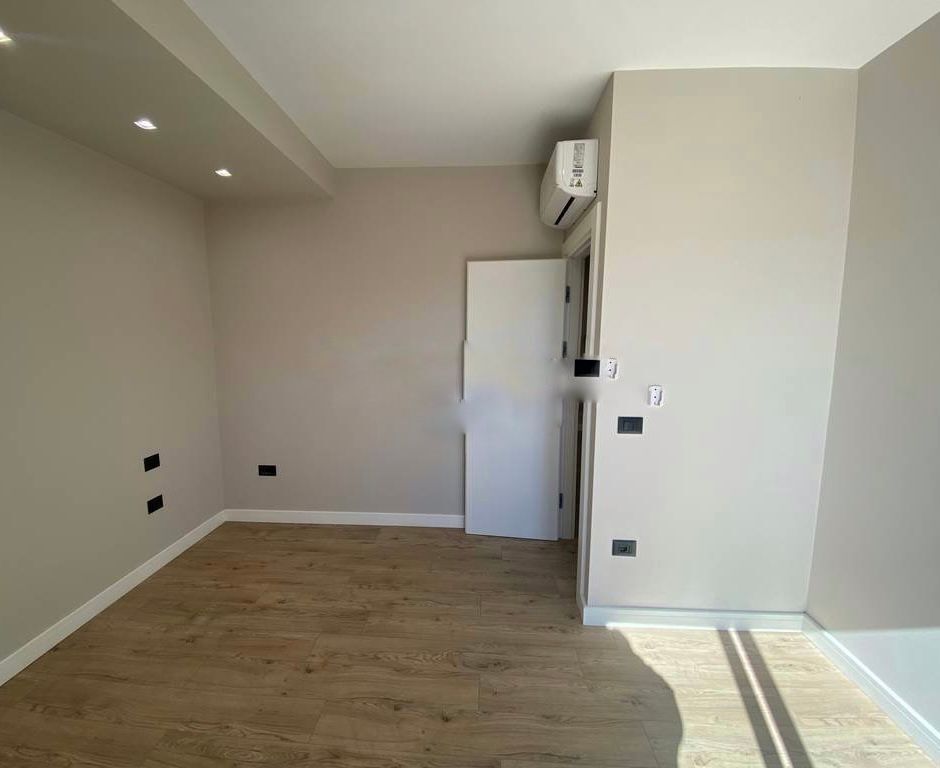 Apartment 2+1+2 balconies for rent near the Red School