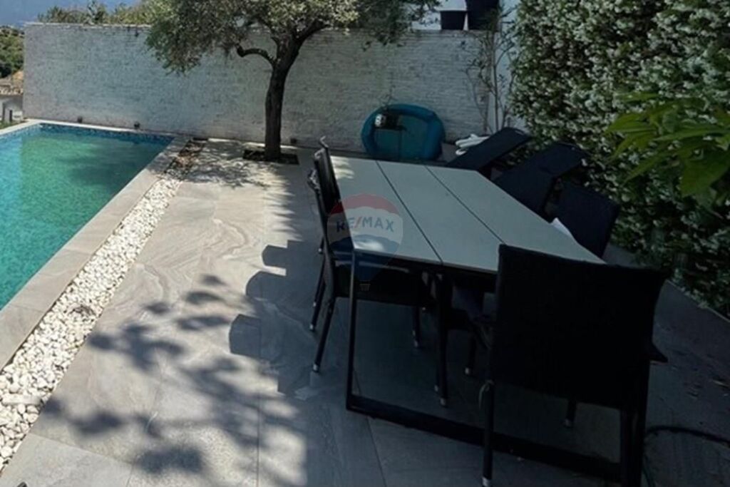 Vilë - Për Shitje - Kodra e Diellit 2, Tiranë(ID: 530221059-300)