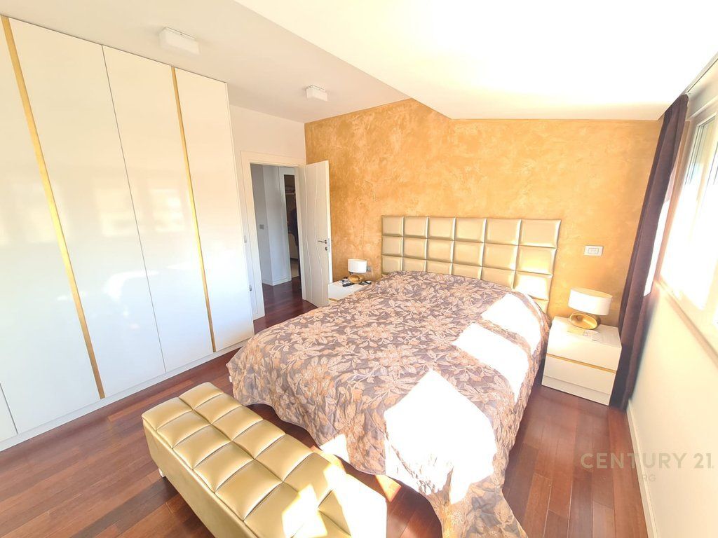 SHITET APARTAMENT 2+1+2 TEK RRUGA E KAVAJES
