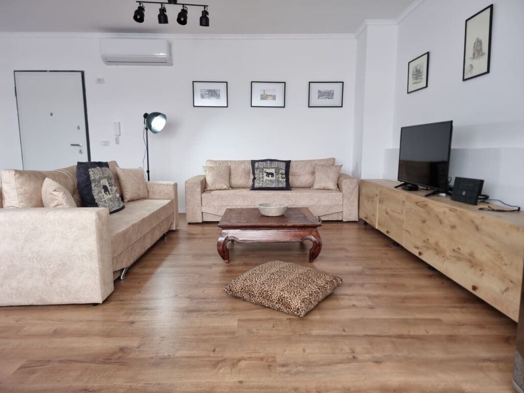 RENT APARTMENT 1+1 AT KAFE FLORA, DURRESIT STREET