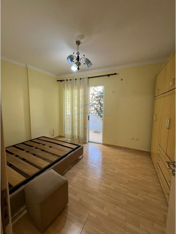Shitet, Apartament 2+1, Fresk, Tirane