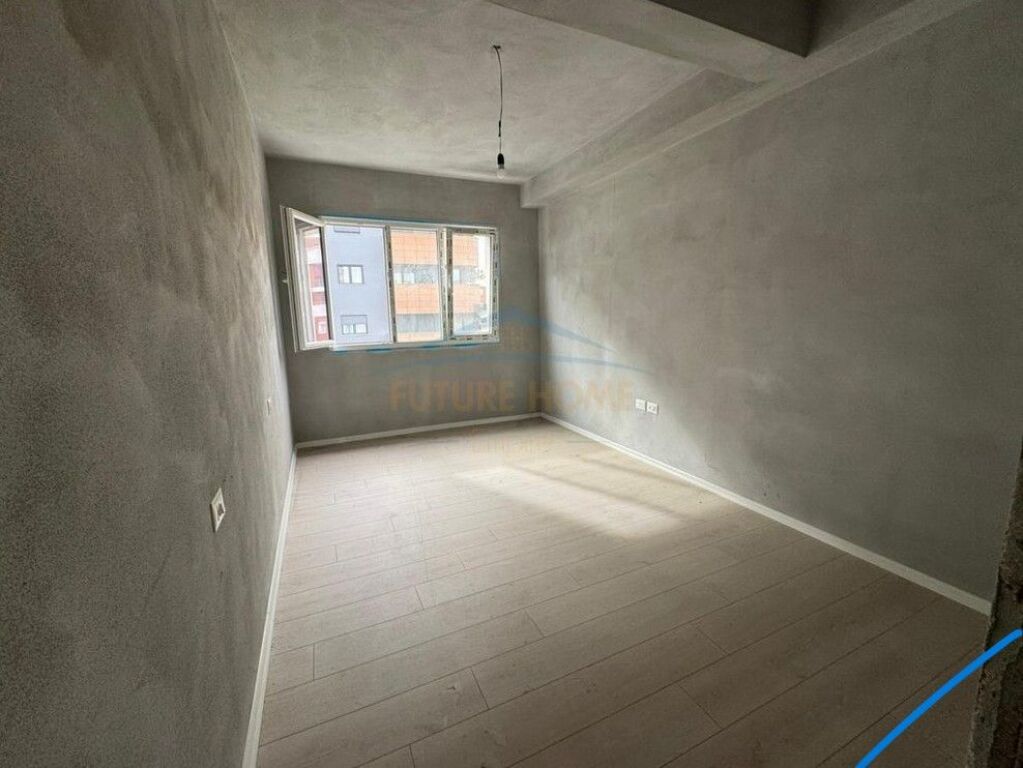 In vendita, Appartamento 2+1+2+Posto Auto, River Residence, Nuovo Anello, Tirana.