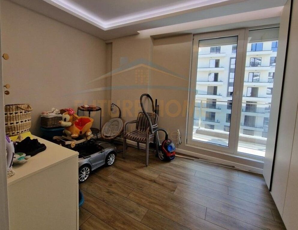 Qera apartament 3+1+2+3 POSTE PARKIMI , Fusha e aviacionit Turdiu , Tirane