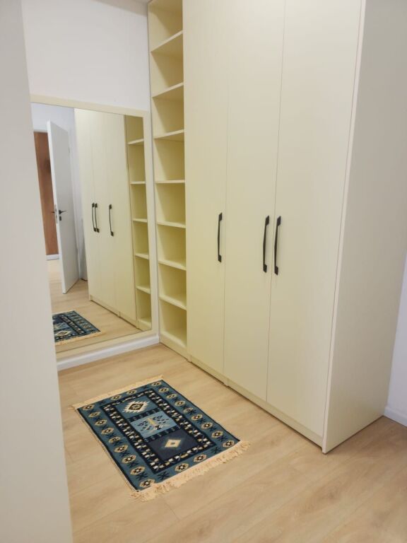 Jepet Apartament me Qira 1+1 ne Zonen e Ali Demit !