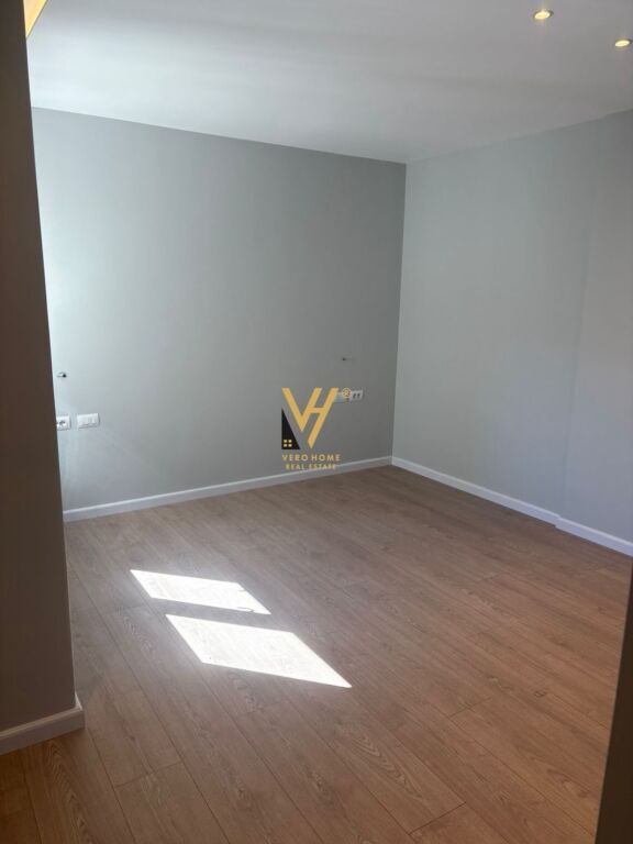 LOCALE COMMERCIALE 92 M2 IN AFFITTO A LIQENI I THATE 1.600 EURO