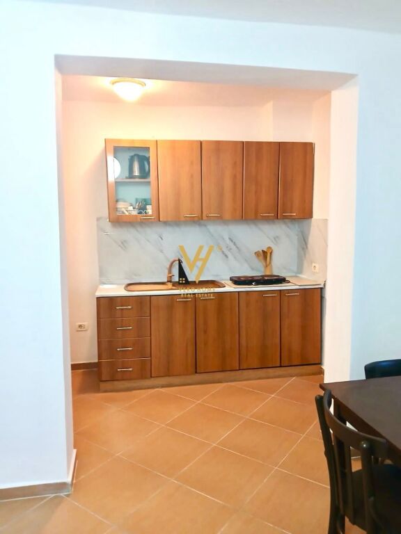 AFFITTASI APPARTAMENTO 1+1 PRESSO ALI DEMI 42.000 LEKE