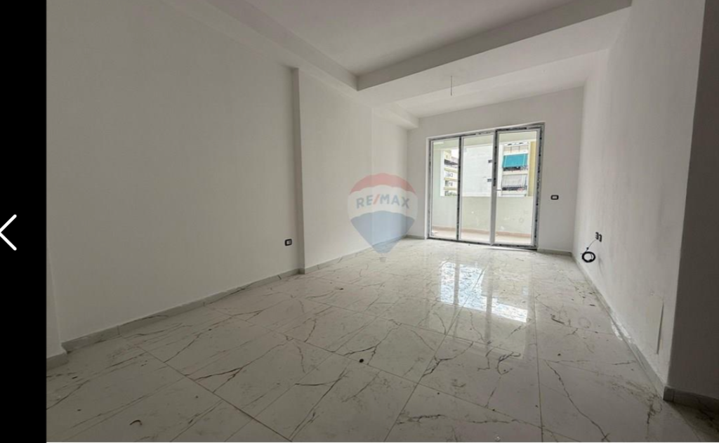 Appartamento in vendita 2+1+2 vicino alla Scuola Unita