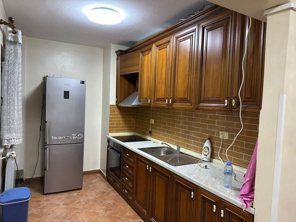 Apartament 2+1 me qira Kthesa e Kamzes